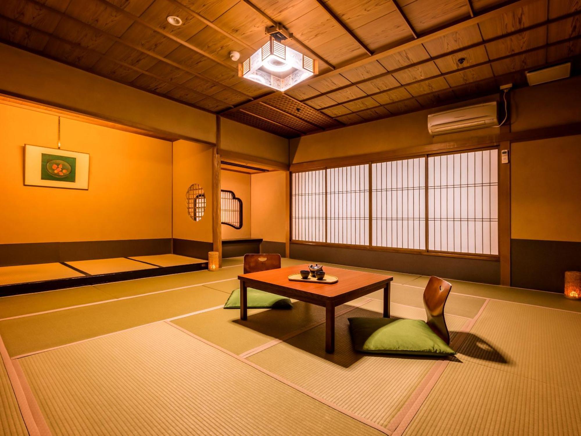Ooedo Onsen Monogatari Yamashiro Saichoraku Hotell Kaga  Rum bild